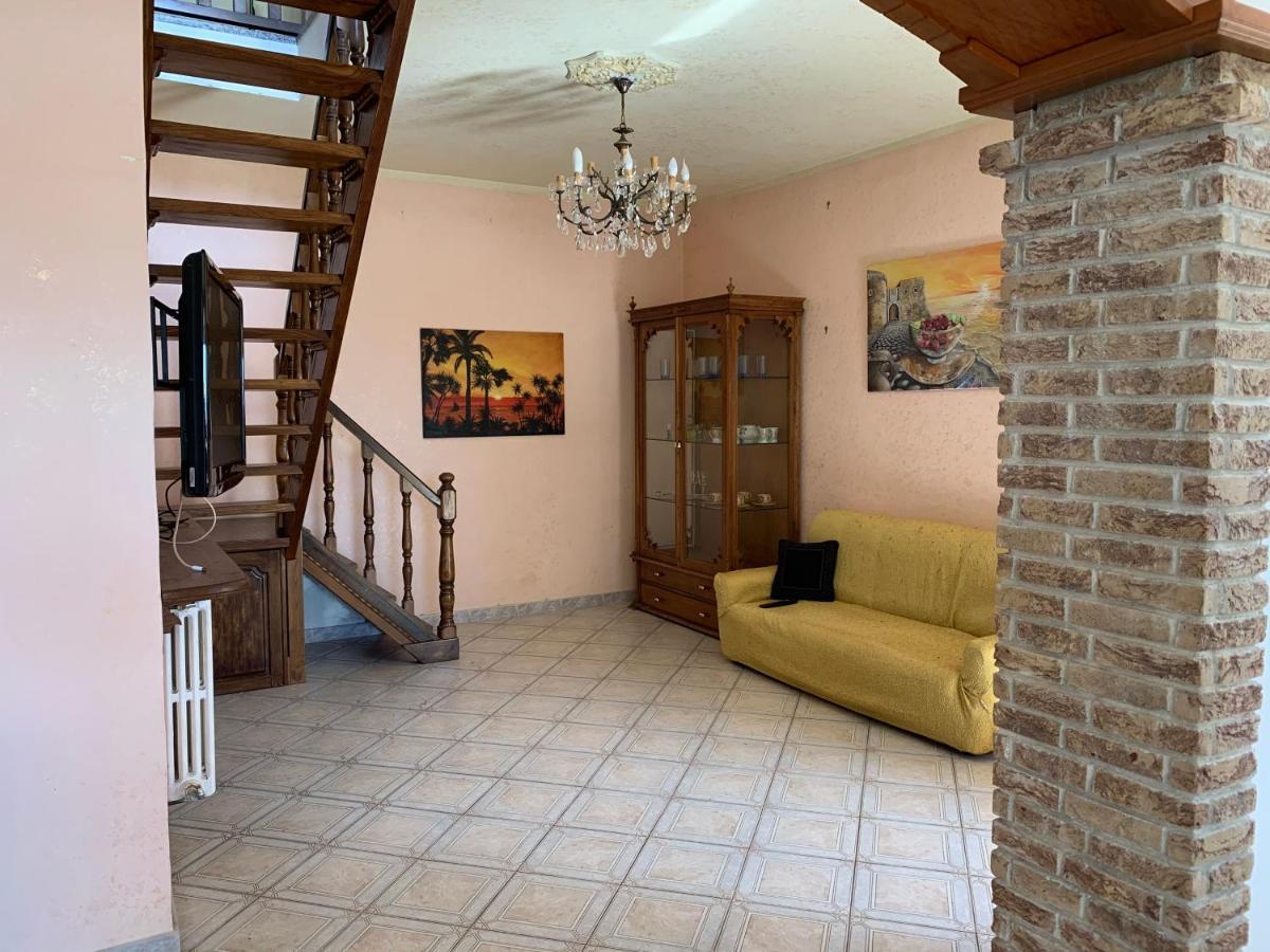 Casa Vacanze Autonoma Brevi Periodi 维博瓦伦蒂亚 外观 照片